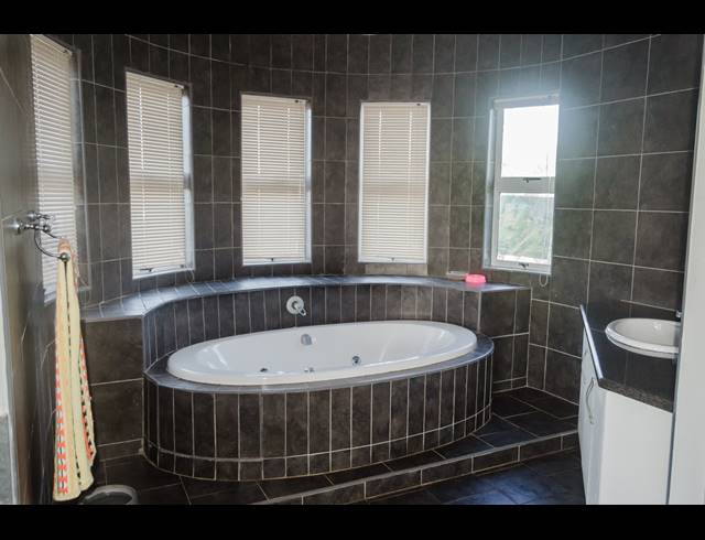 4 BEDROOM HOUSE FOR SALE IN WIDENHAM